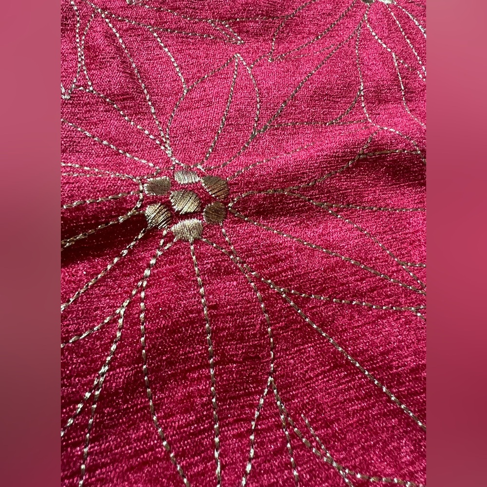Table runner - Picture 2 of 2